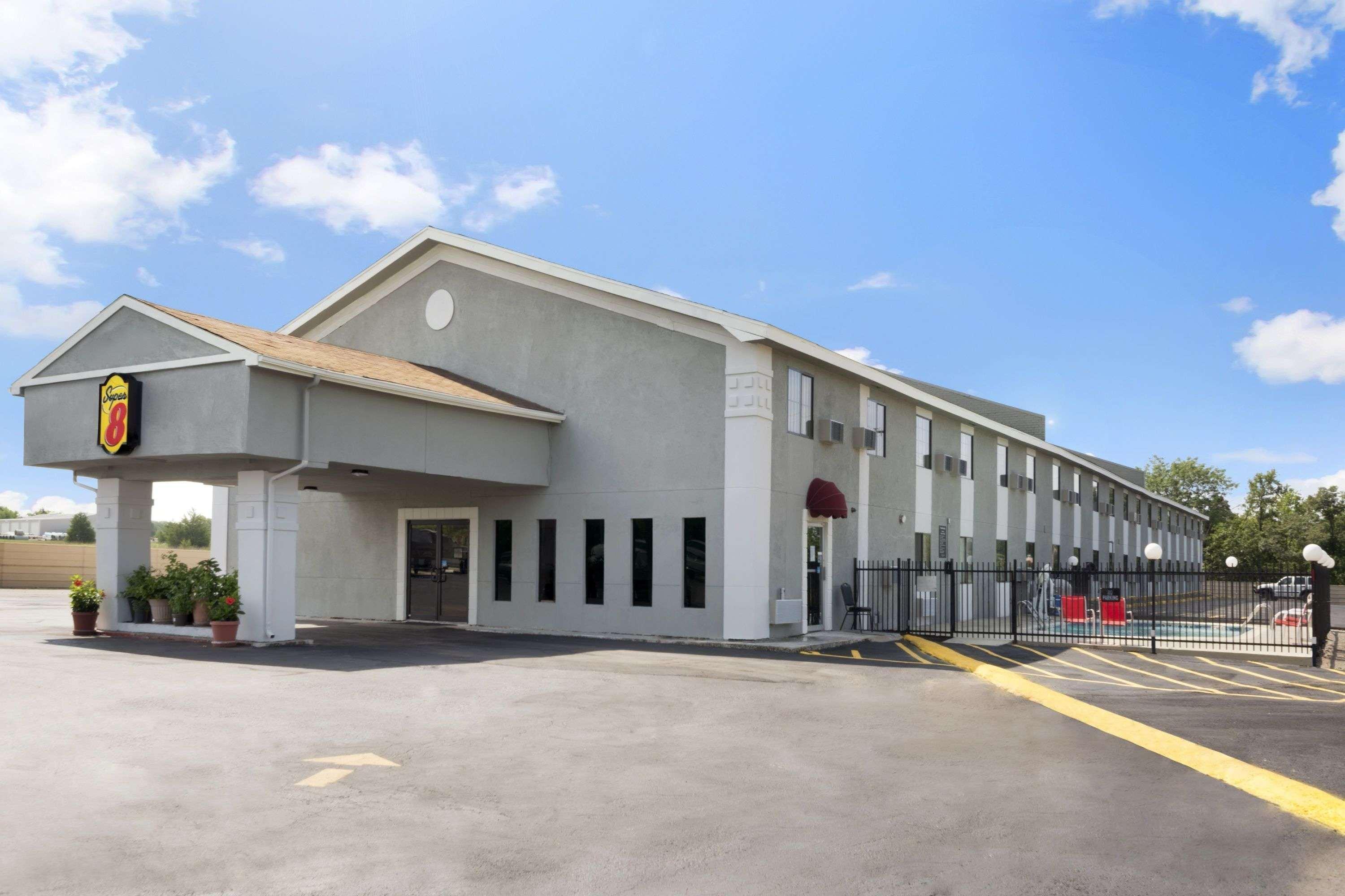 Super 8 By Wyndham Ardmore Esterno foto
