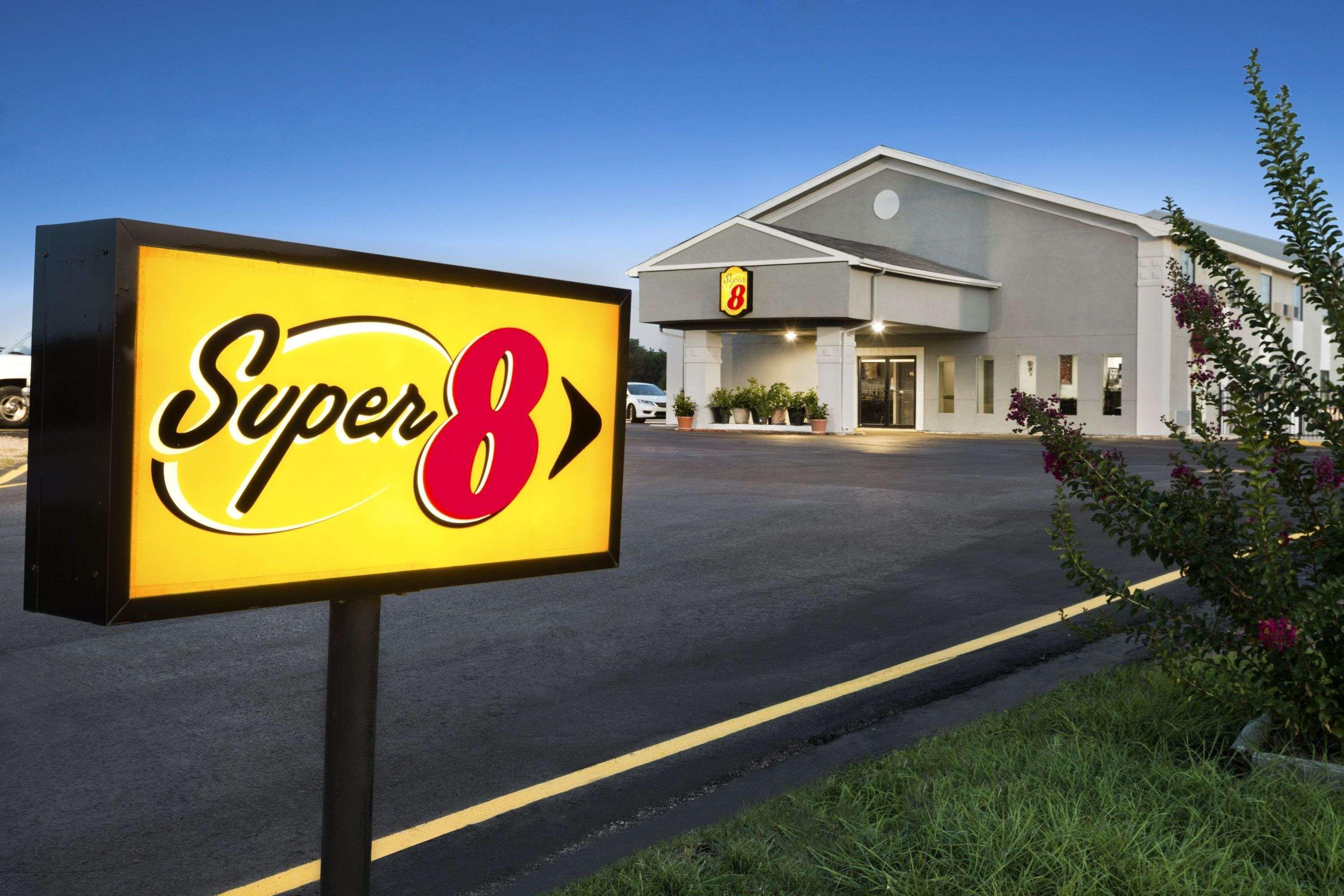 Super 8 By Wyndham Ardmore Esterno foto